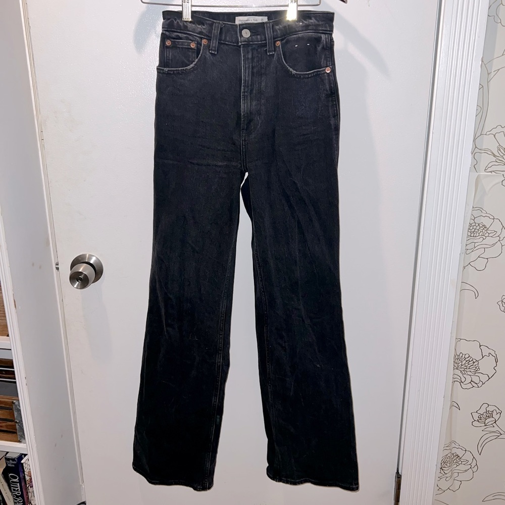 Abercrombie and fitch the 90s relaxed jean ultra high rise